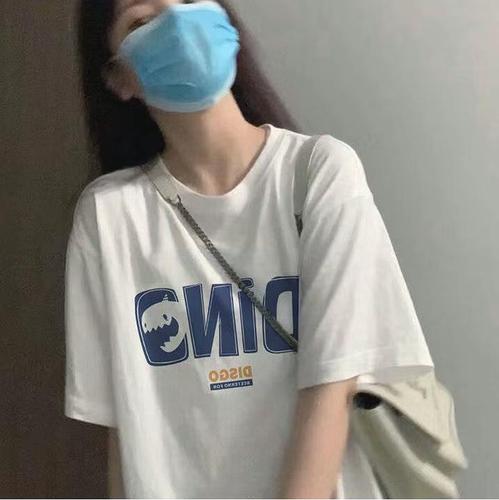 uu们求这种带口罩美女的头像
