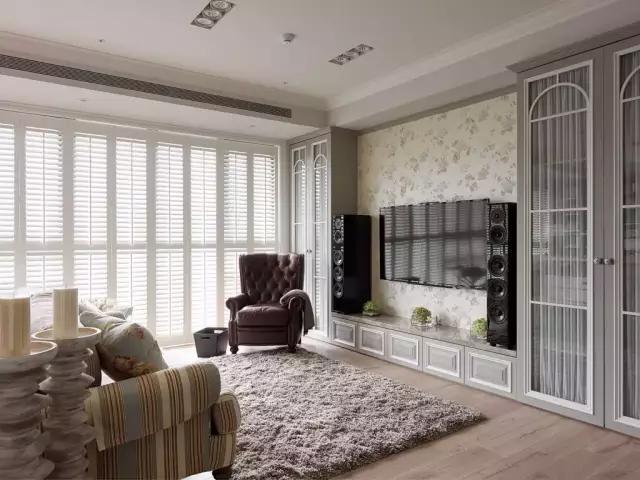 客厅背景墙用了这样的电视柜,我家直接扩大了十倍