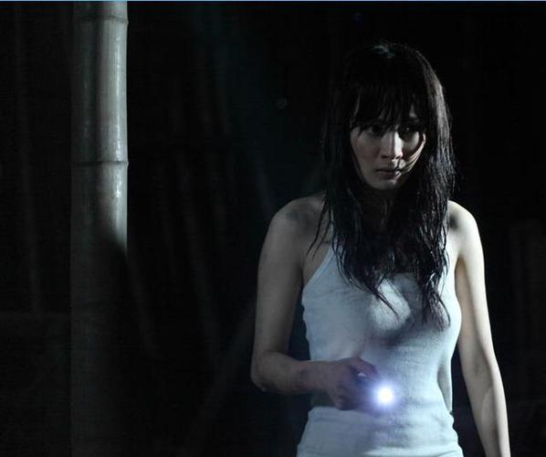 杨幂孤岛惊魂照片