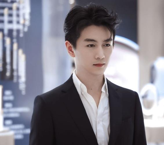 陈晓颜值回春太帅气在美颜镜头下大变样生图颜值更是一绝