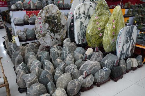 推动了奇石从无到有,从小到大,发展成为全国最大的奇石集散地,被中国