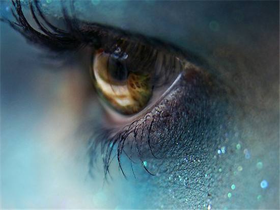 小伙意外打开阴阳眼在病房看到了死去的病人和去世的母亲