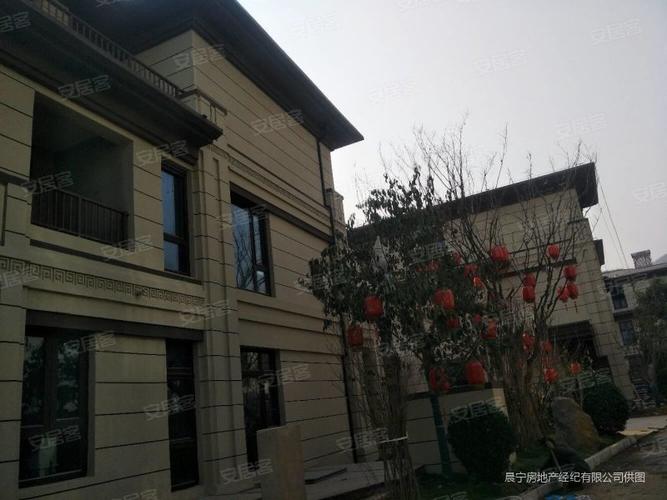 合院别墅,三层,带下跃,带南北院子,送车位,环境优美.