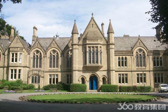 布拉德福德大学