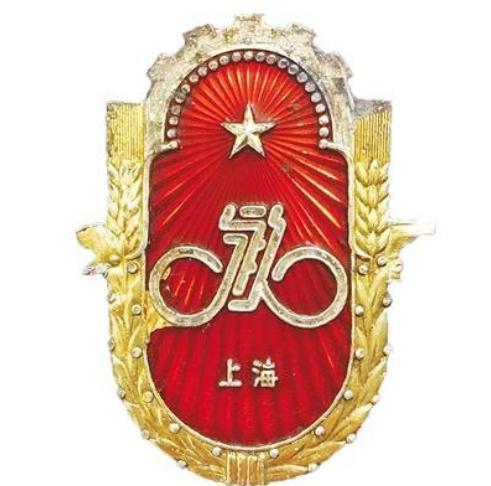 老自行车车标收藏:永久,飞鸽,凤凰二八大杠的图腾,好