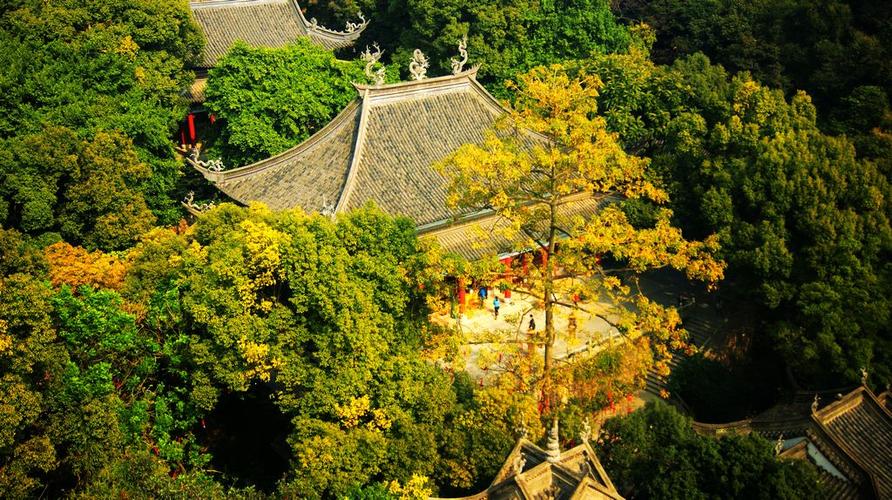 鸟瞰白云山能仁寺
