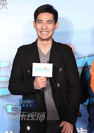 周渝民对话《娱乐现场》 爆料曾经心仪杨幂