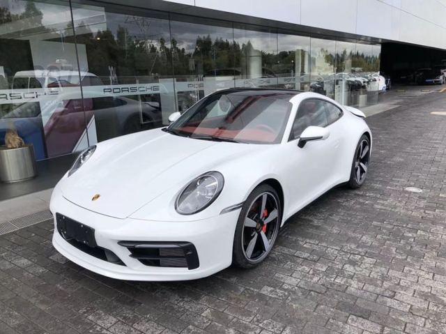 21款保时捷911两门四座硬顶和敞篷跑车