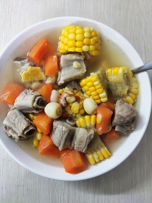 排骨玉米胡萝卜莲子百合枸杞