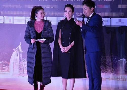 章子怡唐嫣毛晓彤同回母校中央戏剧学院,章子怡和师妹张雪迎合影