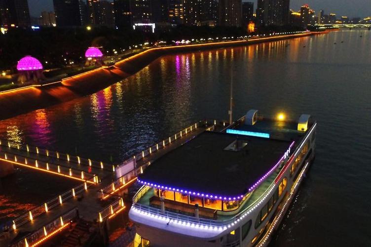 杭州钱塘江夜游船票可选丽星号或印印号游轮夜色钱塘江赏灯光秀