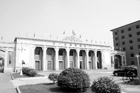 洛阳老照片——第一拖拉机厂(7p)