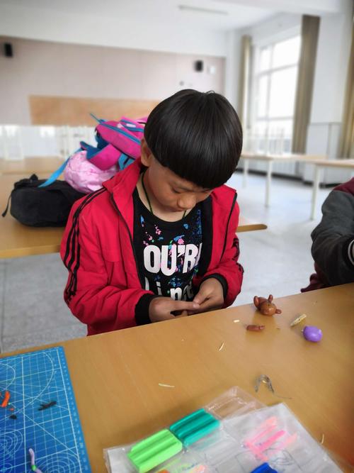 宁东学校黏土制作社团