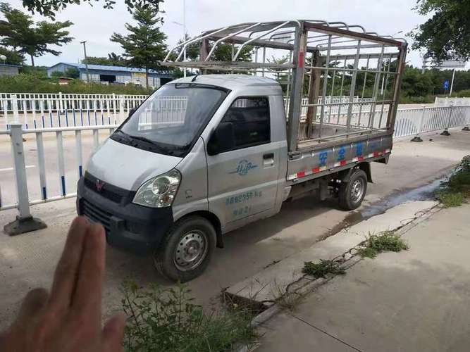 五菱单排栏杆车.1.5带空调