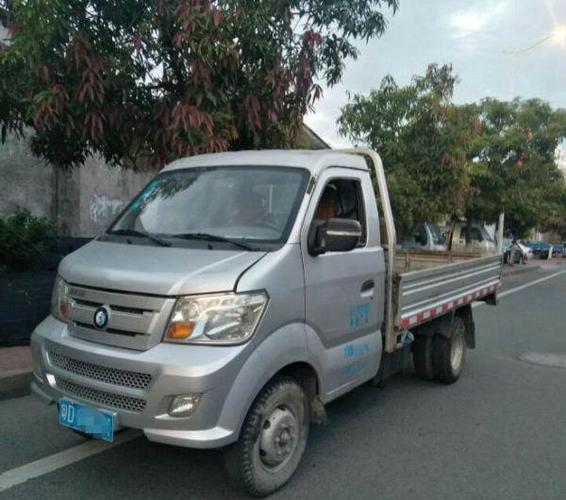 重汽王牌 w1系 1.8l 68马力 柴油 3.1米单排栏板微卡