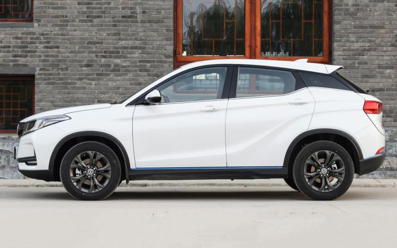 东风风光旗下迎来新款suv,七年质保 油耗6.4l,5.48万起搭四缸