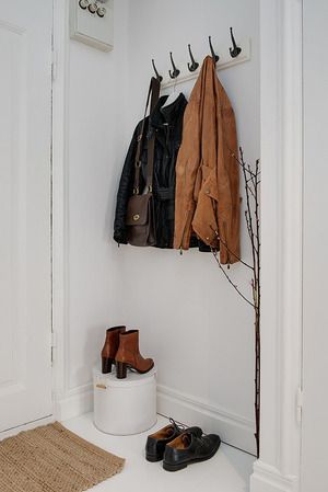 北欧风格玄关挂衣墙装修图片