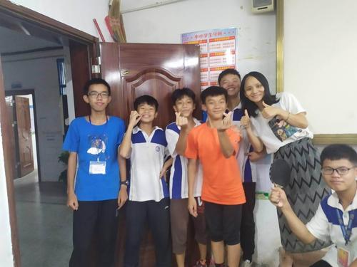 梧州市龙圩实验中学欢送轮岗教师