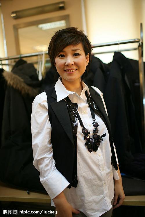 李静摄影图_李静_明星偶像