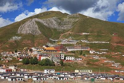 青海省玉树藏族自治州,玉树寺庙,非常壮观