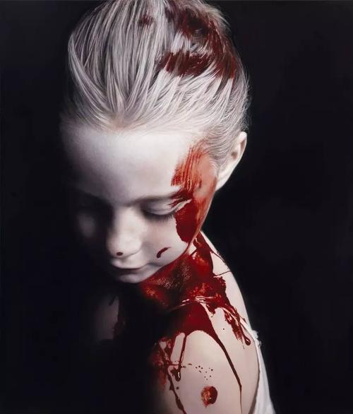 当今最富盛名与争议的艺术家之一gottfriedhelnwein和他的冷暴力作品