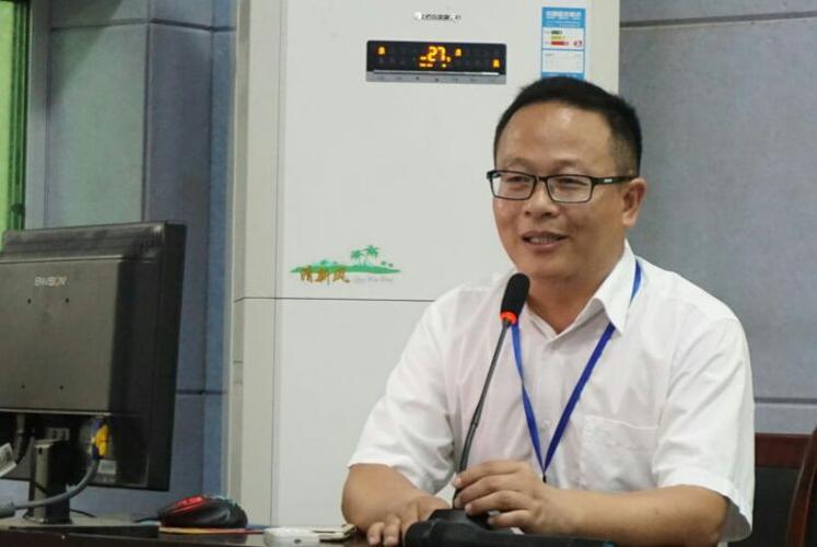 培训班全体学员来到南昌市麻丘高级中学进行参观学习并聆听了熊正华