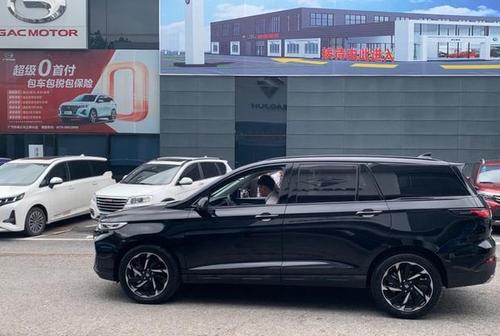 宝骏大7座suv到店,"黑武士"霸气十足!1.5t又是亲民货