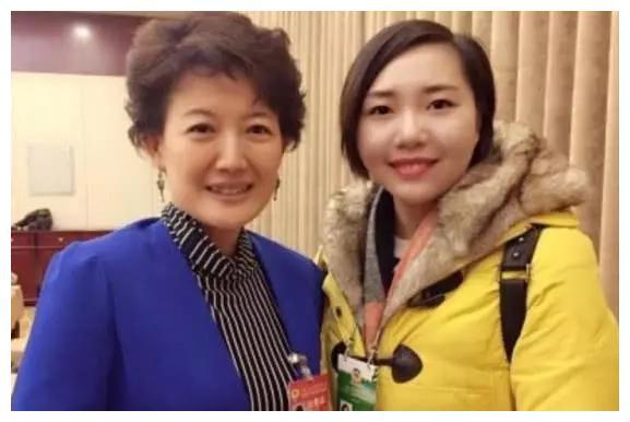 央视女主持梁艳,不恋爱不化浓妆,为何48岁还单身?