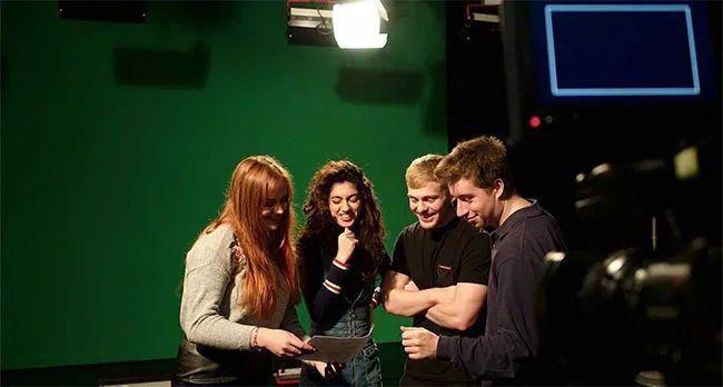 权威解读电影留学费用一年到底多少钱