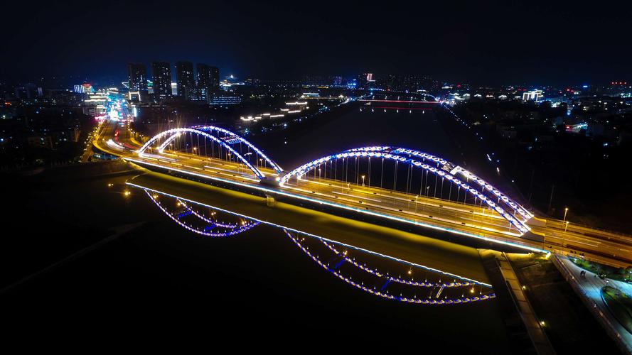 【子时 23时至1时】摄影:沈锦烨 坐标:嵊州大桥