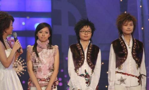 主持人李湘与2005年《超级女声》前三甲