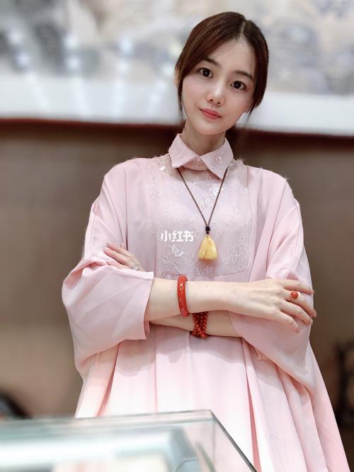 难得的古典一回! 平时都休闲装比较多!这种风格算是极少尝试!