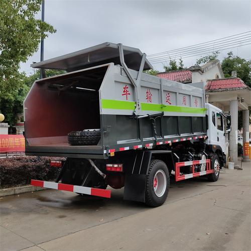 车可自吸自排,工作速度快,容量大,运输方便,适用于收集运输粪便,泥浆