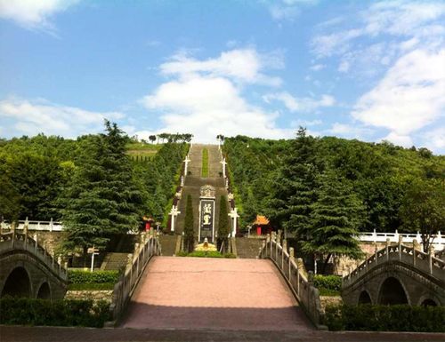 重庆龙台山陵园