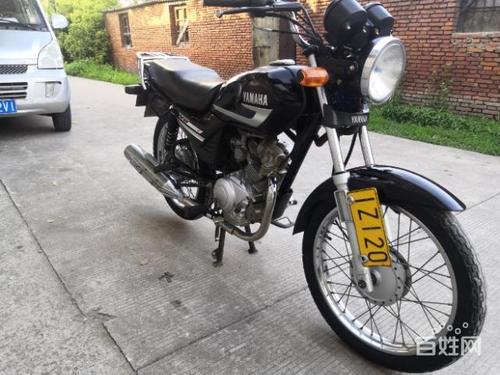 出售一辆9层新雅马哈天戟125摩托车,有牌有证.