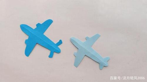 幼儿手工,给男孩子准备的简单剪纸教程,用卡纸剪一架飞机