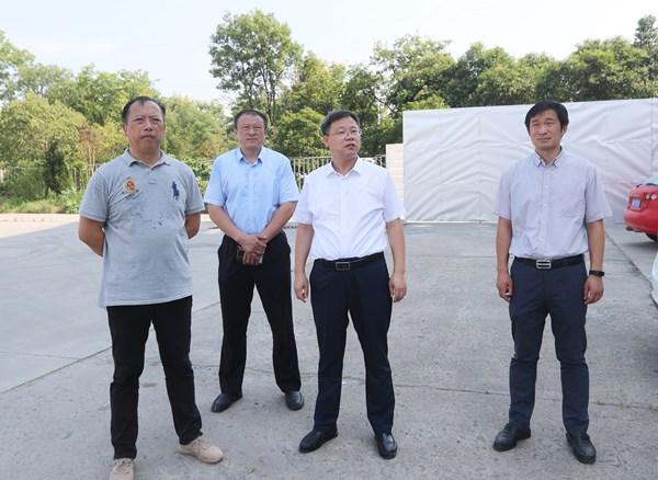 杨云峰调研城区大气污染防治工作