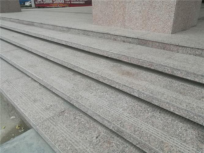 台阶也采用了岑溪红台阶板,一起来看看效果如何,直接上图