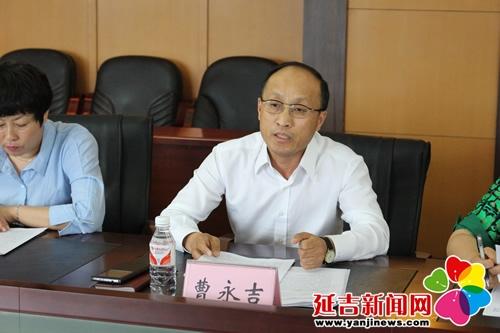 曹永吉介绍延吉市基层医疗卫生机构改革情况 季芳旭 摄