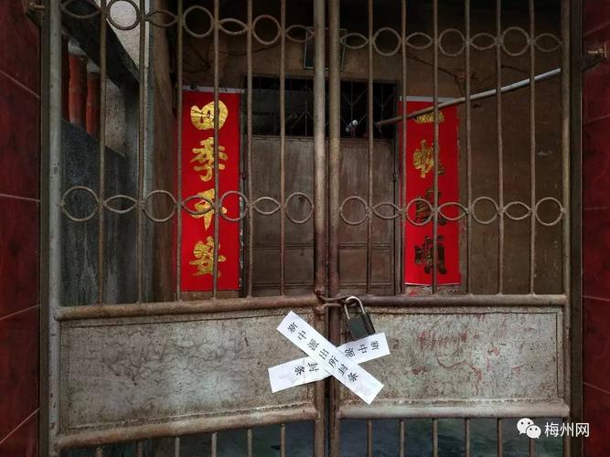 凄凉!梅城一独居女子死在屋里无人知,恶臭飘出多日才被发现.