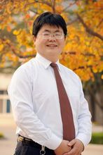张志强 职务:繁华中学级部校长,副校长 职称:高级教师 主要荣誉:潍坊
