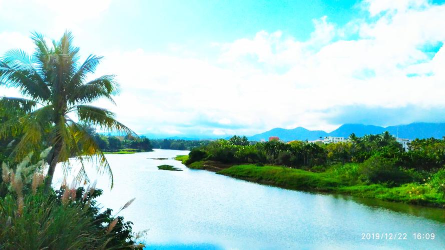 海南自由行(九):万宁市兴隆镇位于北纬18.