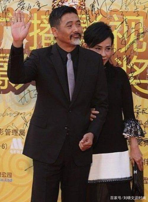 周润发真是不简单,不留白头发改留白胡子,真是让人意外