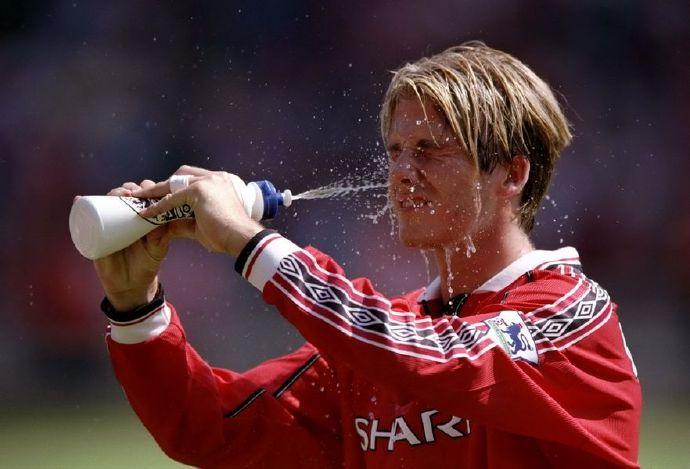 组图:那些年,贝克汉姆所有的经典潮流发型