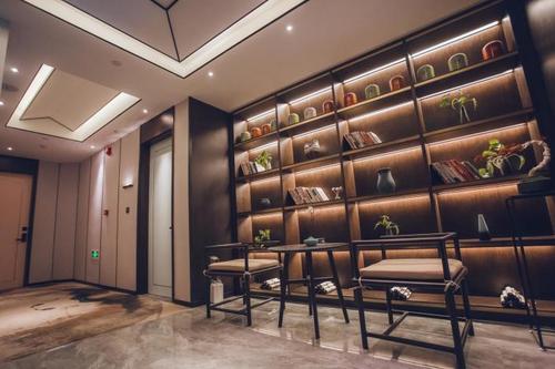 陌上轻居酒店(禹州东商贸街店)