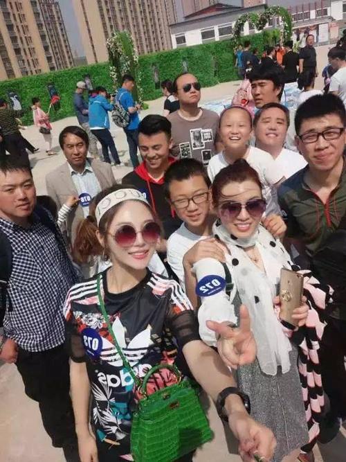 fm93.6的主播带着七十名听众差点走丢了.