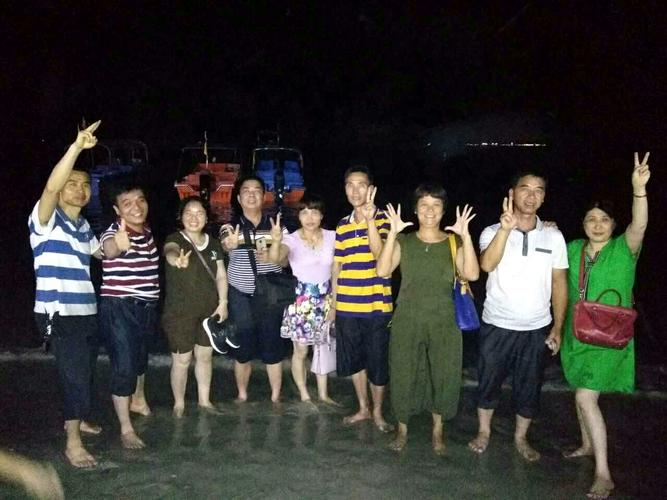 久别重逢,老友相聚,情谊浓浓