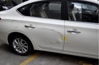 为什么有的车上有多处刮擦,车主要攒起来一起修?