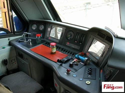 火车驾驶室讲解(转) -地产小卒 -搜房博客