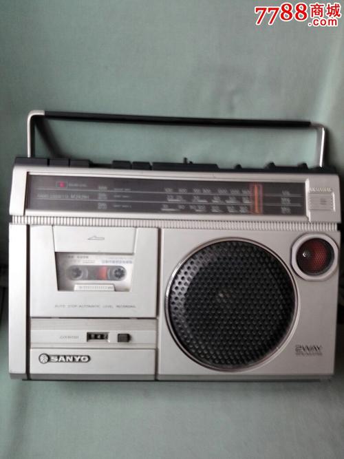 日本sanyo收录机l台(三洋)【雅艺阁】_第1张
